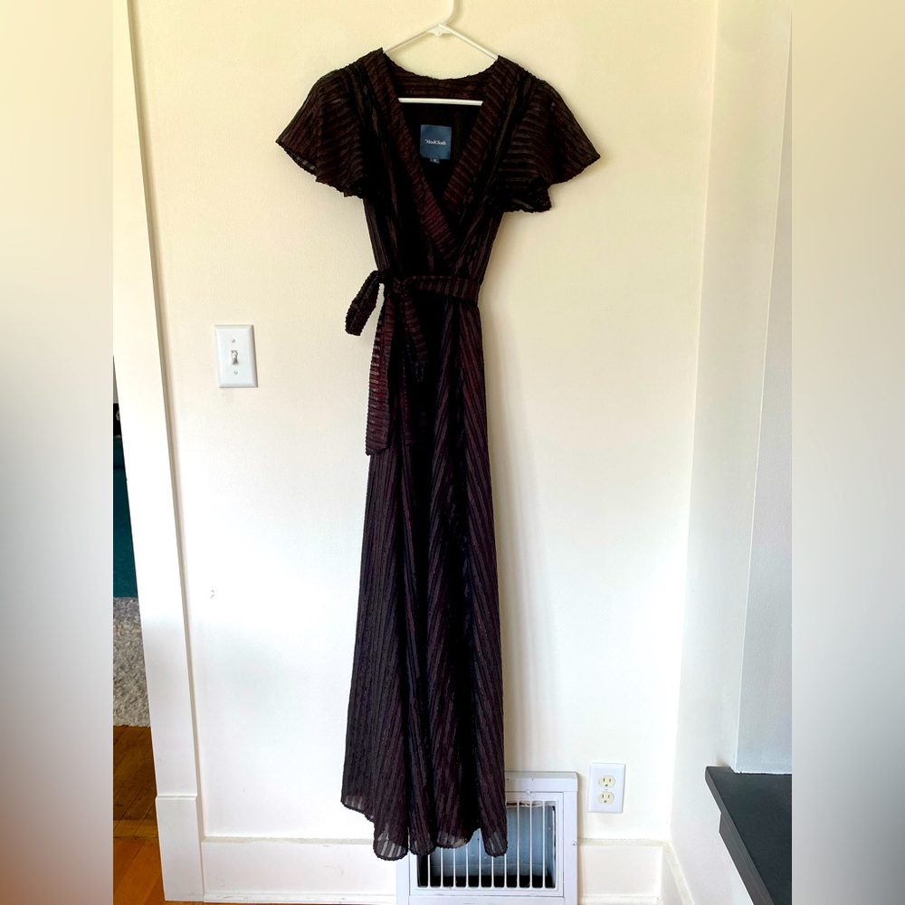 ModCloth V-neck Tie Waist Dress. M